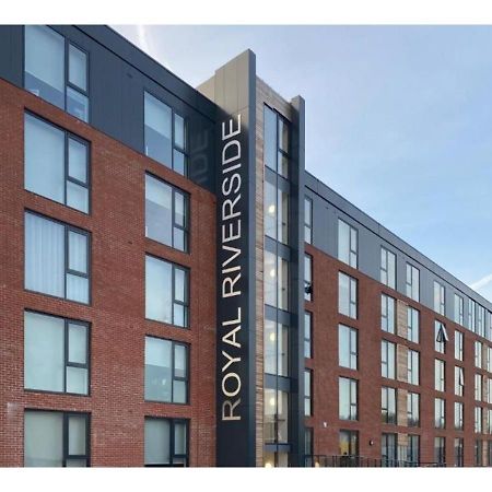 Royal Riverside Apartments Sheffield Centre - Opulent Living Экстерьер фото