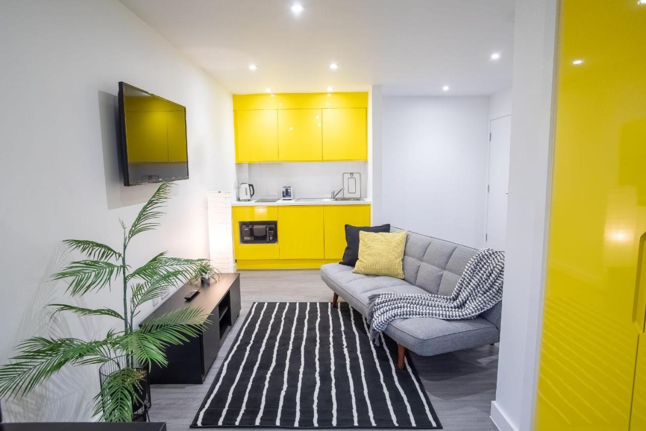 Royal Riverside Apartments Sheffield Centre - Opulent Living Экстерьер фото