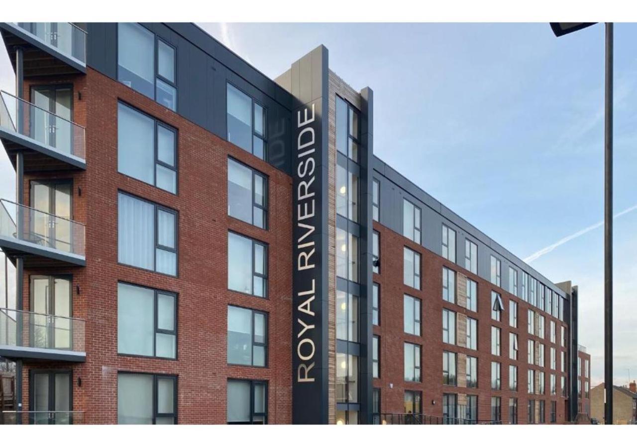Royal Riverside Apartments Sheffield Centre - Opulent Living Экстерьер фото